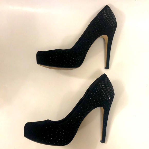 BCBG 7.5 Black High heel Platform Pump Suede metallic Studs Excellent Condition - Picture 4 of 10